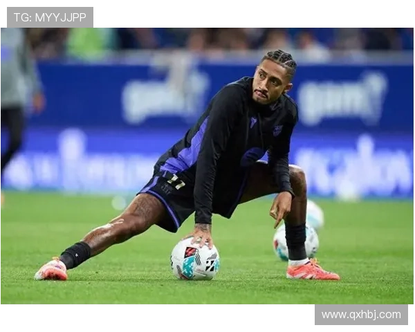 拉菲尼亚:尽管少打一人,我们依然尽一切努力去赢得比赛 拉菲尼亚:尽管少打一人,我们依然尽一切努力去赢得比赛