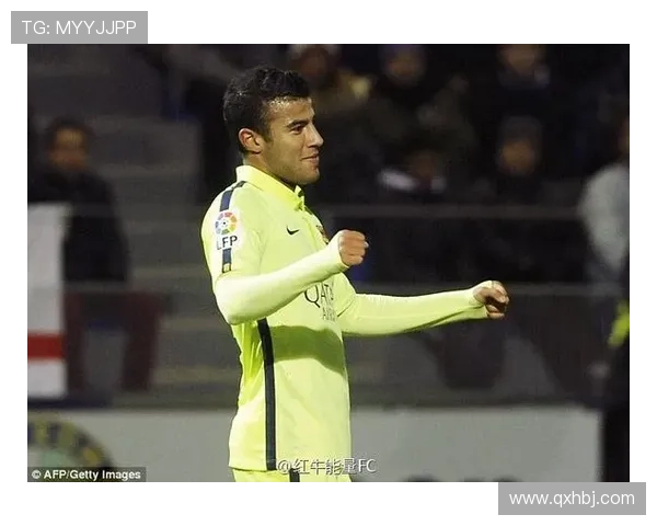 拉菲尼亚抵马城现场助威关键战役 拉菲尼亚抵马城现场助威关键战役